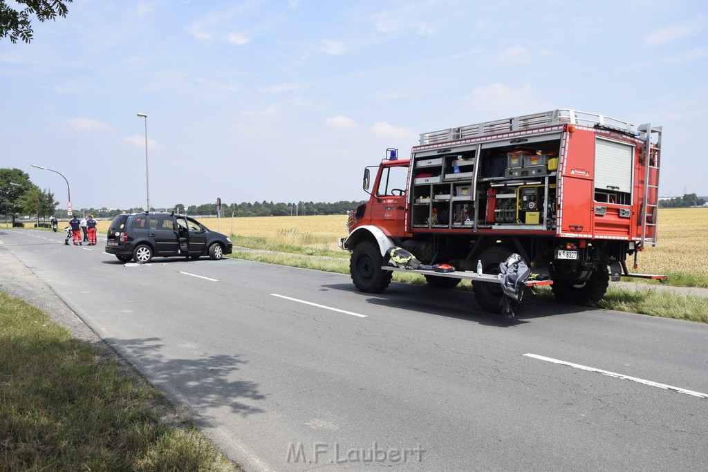 Schwerer Krad Pkw Unfall Koeln Porz Libur Liburer Landstr (Krad Fahrer nach Tagen verstorben) P026.JPG - Miklos Laubert